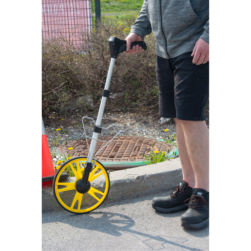 TYY302 Roue d'arpentage num&eacute;rique, 12,5"/31,8 cm, Gamme de 99999,9 m, Pieds/m&egrave;tres