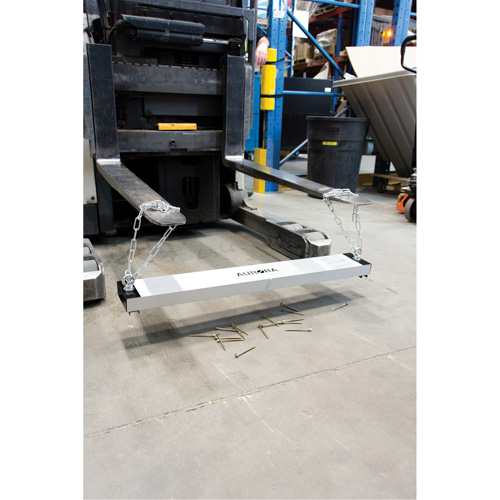 UAW034 Balais de cour magn&eacute;tique, 36" la